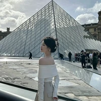 Hạ Uyển Nghi_mẹ nu9