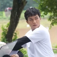 Tác giả đẹp gái nhất thế giới