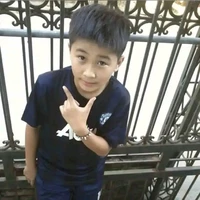 Tổng đài thẹn thùng (t/g)