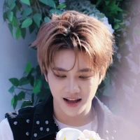 Bôngg | Lúc nhỏ