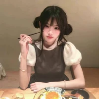 Lê Vãn Ý_YIYI ¹⁹⁹⁰