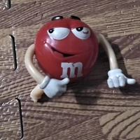cậu m&m đỏ