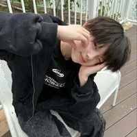 ê ý là ai họi:))??