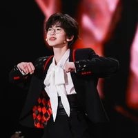 Tả Kì Hàm-Cậu