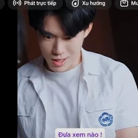 Hội học sinh/canh trước cổng