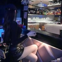 NV bar Khánh Thư