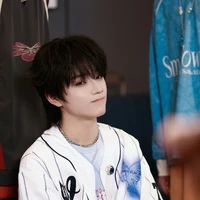 Vương Lỗ Kiệt_em