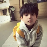 Kỳ Hàn Thiên_ hồi nhỏ