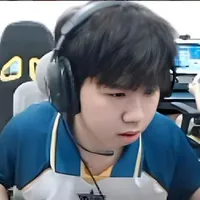 Nguyễn Hữu Đạt/phoenix(sóc nâu)