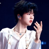 Trương Hàm Thuỵ