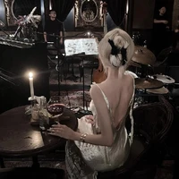 Mẹ Hùng (Hương )