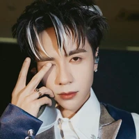 Lê Quang Hùng-Phone