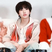 nhiếp vĩ thần (anh)