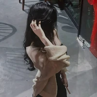 Huỳnh Nhi (mẹ anh và anh Linh)