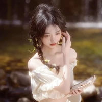 Hoàng Lê Thùy Linh 