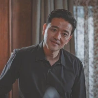 Baek Seonkyu ( bố của Ahjin )