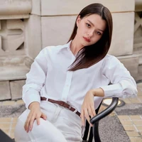 Becky Rebecca Patricia Armstrong - Cô