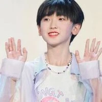 Tả Kỳ Hàm _ khi nhỏ