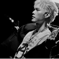 Nguyễn Hoàng Bách .