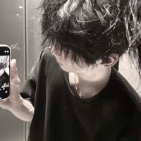 Tư Hoàng Minh - nam9