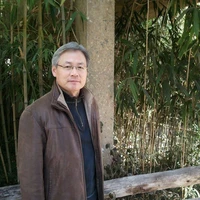 Ông ngoại (của bé bot)