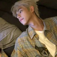 ꒰ ╹ ꒱ Doãn Bách