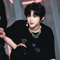 Đấng 1 khỏi bàn