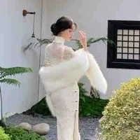 mẹ cô: Lục Phu Nhân(đại thánh mẫu)
