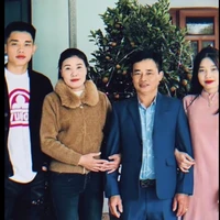 Ba mẹ anh