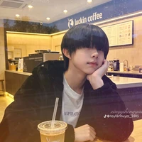 Trần Dịch Hằng _Hắn