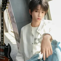 Vương Lỗ Kiệt_gã