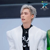 Nguyễn Hoàng Bách (jeyb)