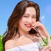 Joy(Chị của Lisa)