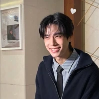 Phuwin Tangsakyuen(Lúc còn HS)