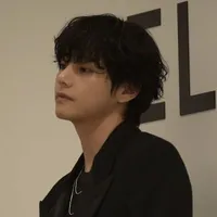 Kim TaeHyung (V)