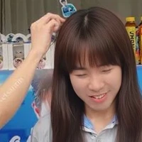 Nguyễn  Hà Linh (em gái mason)