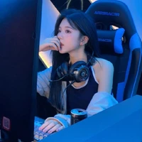 Dương Thy Thy(mẹ nam9)