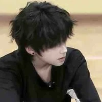 Vương Lỗ Kiệt(cậu)