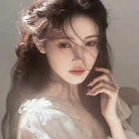 Bà Hạ (mẹ nữ9)