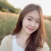 June ( chị )