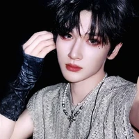 Dư Vũ Hàm (anh bảy ).  .