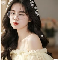 Trương Ngọc Khuê ( mẹ anh)