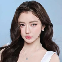 bích Phương (chị gái lamoon)