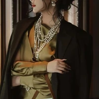 Bà Hoàng (mẹ cậu)