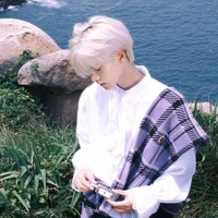 WhiteMc{@Whitengauloi}