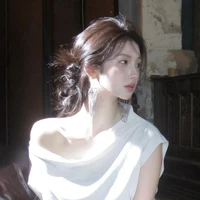 Linh Ngọc Thanh- hiện đại