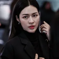 Lingling Kwong - Cô