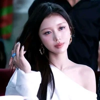 Han Sara - nàng