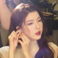 Nguyễn Lê Diễm Hằng (út khờ)