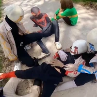 (cả nhóm) trừ ai--